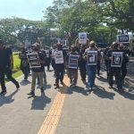 Lintas Organisasi Wartawan Malang Raya Gelar Aksi Protes “Kami Bukan Londo Ireng”P